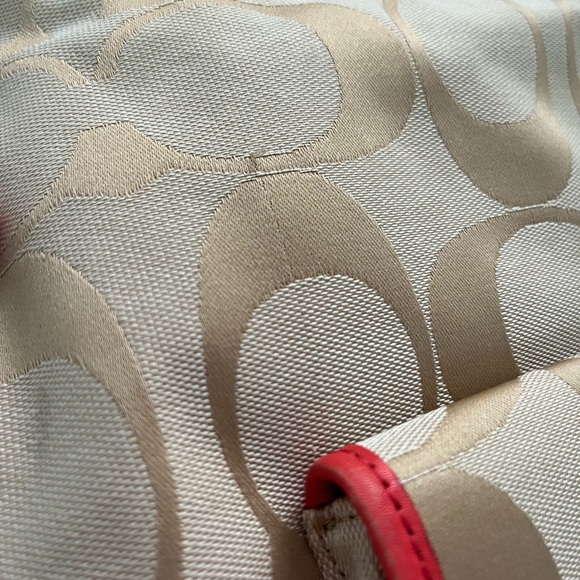 Coach crossbody hobo style purse - Picture 10 of 11